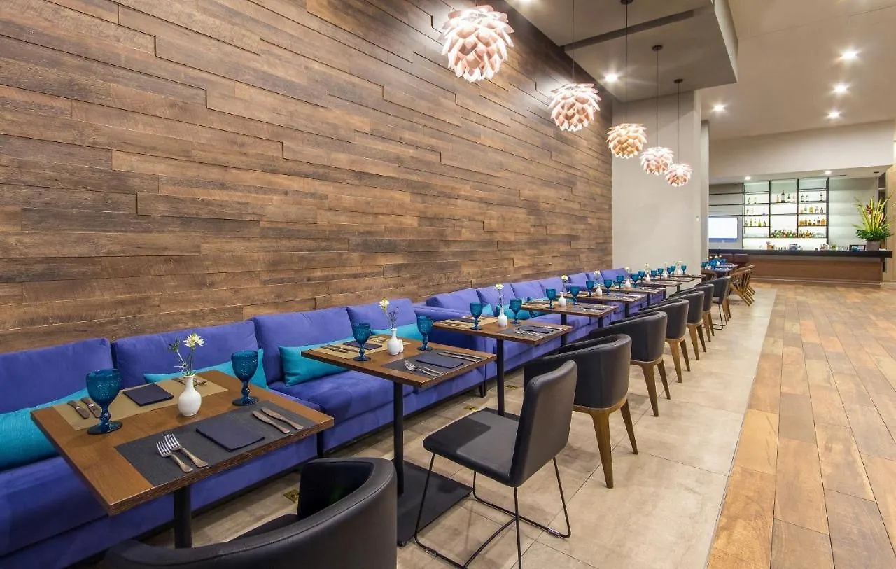 Novotel Medellin El Tesoro Отель